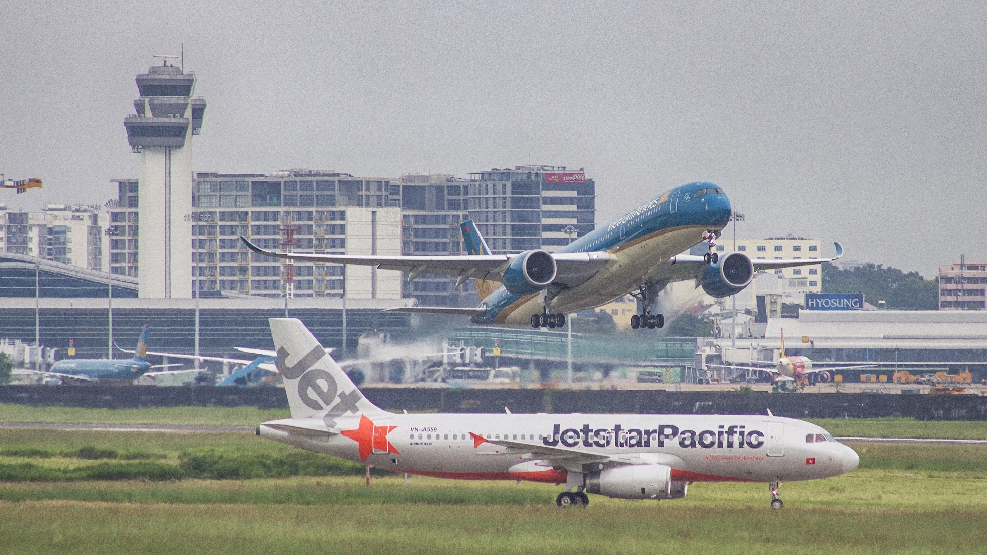Vietnam Airlines, Jetstar Pacific và Vasco điều chỉnh kế hoạch khai thác  do ảnh hưởng của cơn bão số 4