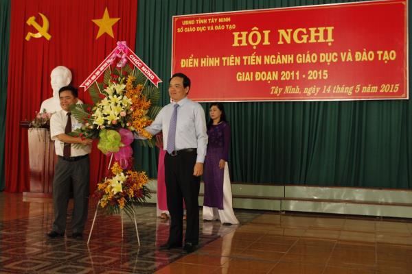 Hội nghị Điển hình tiên tiến ngành Giáo dục và Đào tạo giai đoạn 2011 – 2015