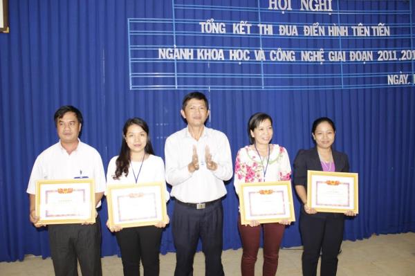 Sở Khoa học và Công nghệ tỉnh Tây Ninh tổ chức hội nghị điển hình tiên tiến giai đoạn 2011 - 2015