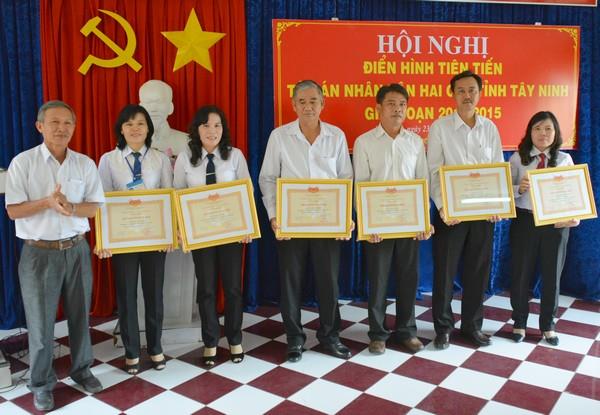 TAND hai cấp tỉnh Tây Ninh: Nêu gương điển hình tiên tiến giai đoạn 2010-2015 