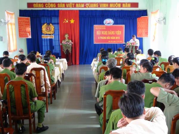 6 tháng đầu năm 2015: Công an huyện Bến Cầu triệt phá 13 vụ vận chuyển, mua  bán trái phép chất ma túy