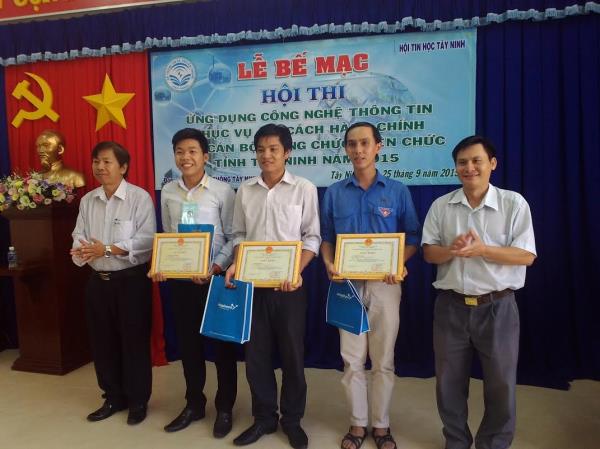 Hội thi ứng dụng CNTT phục vụ cải cách hành chính cho cán bộ, công chức, viên chức tỉnh Tây Ninh lần thứ II năm 2015 thành công tốt đẹp