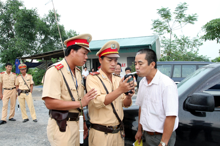 Tăng cường phòng, chống và kiểm soát người điều khiển phương tiện cơ giới đường bộ sử dụng rượu, bia