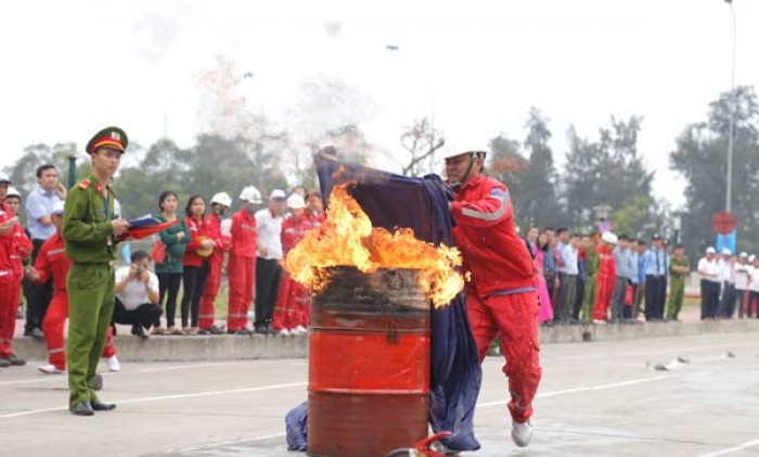 Triển khai thi hành Luật Quản lý, sử dụng vũ khí, vật liệu nổ