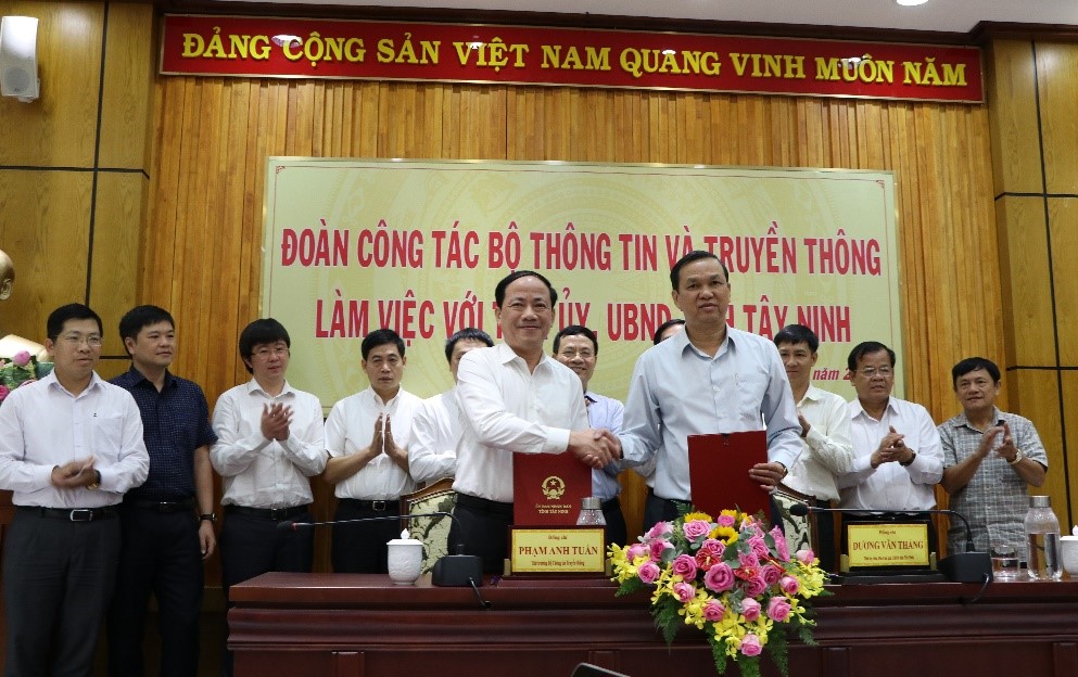 Bộ Thông tin và Truyền thông và UBND tỉnh Tây Ninh ký kết Biên bản ghi nhớ giữa trong lĩnh vực thông tin và thông tin, giai đoạn 2020-2021