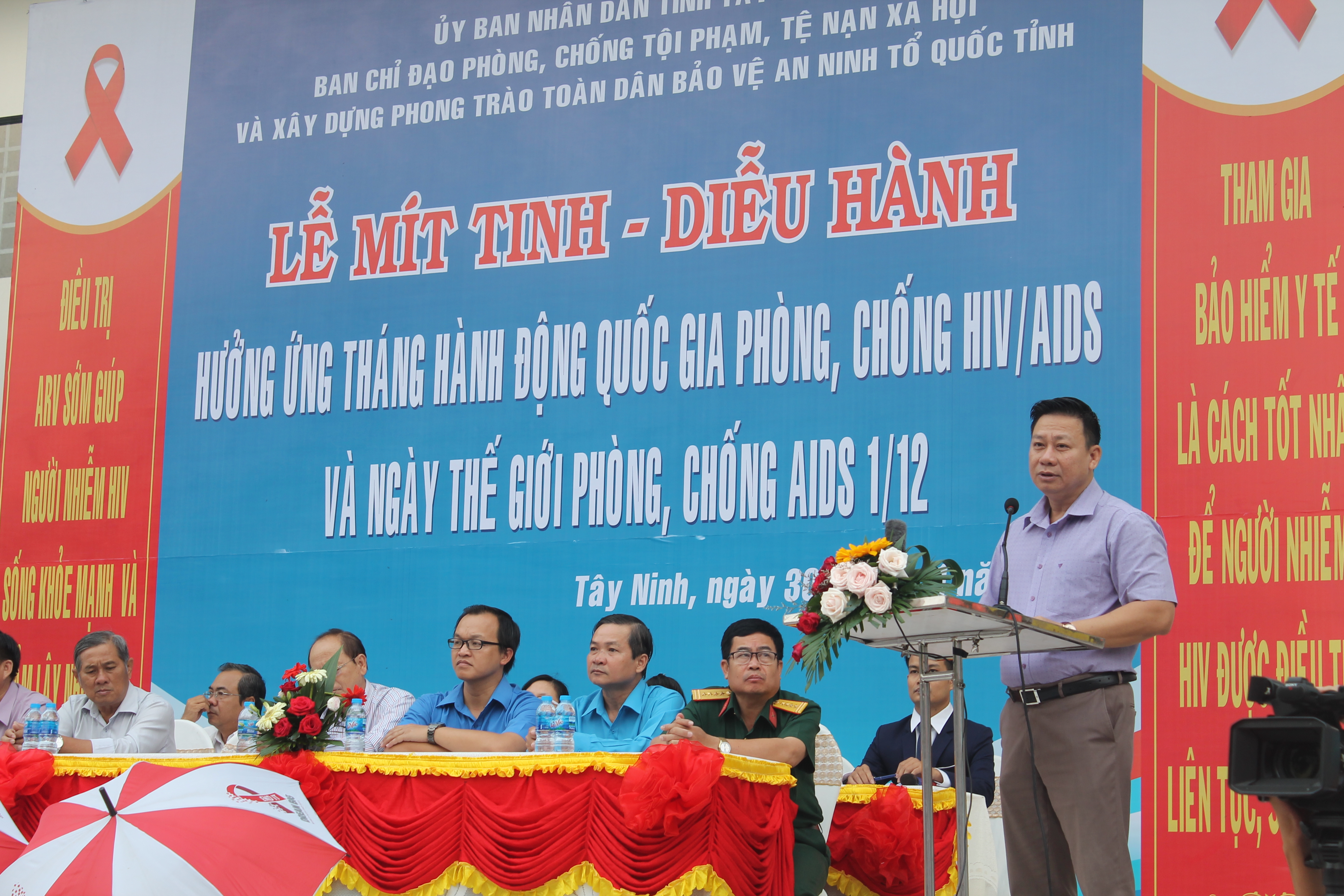 PCT Ngoc phat bieu mit tinh AIDS.JPG