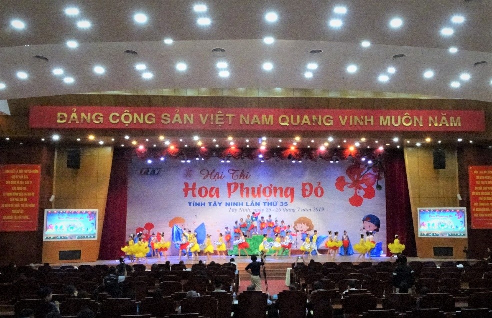 hoaphuongdo2019.jpg