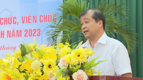 Lãnh đạo tỉnh Tây Ninh gặp gỡ, trao đổi với cán bộ, công chức, viên chức ngành Giáo dục và Đào tạo