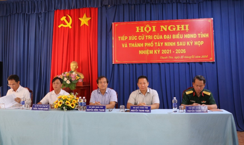 Cử tri xã Thạnh Tân, thành phố Tây Ninh quan tâm đến chính sách BHYT và quản lý đất công