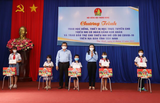 Chương trình “Sóng và máy tính cho em”: chung tay, giúp đỡ học sinh khó khăn trên địa bàn tỉnh Tây Ninh