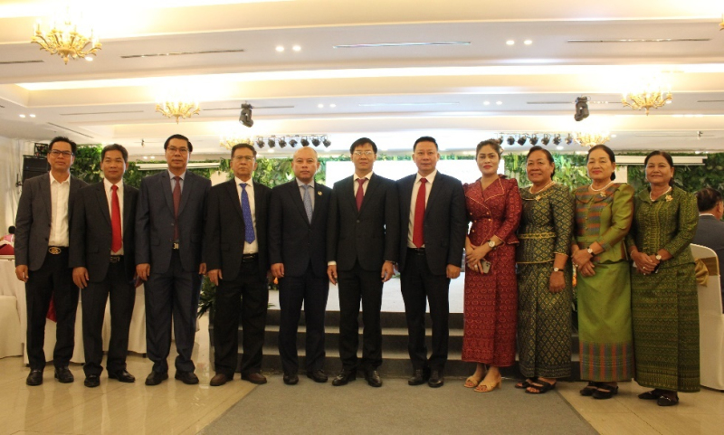 Tây Ninh họp mặt hữu nghị mừng Xuân Giáp Thìn 2024 với các tỉnh bạn thuộc Vương quốc Campuchia