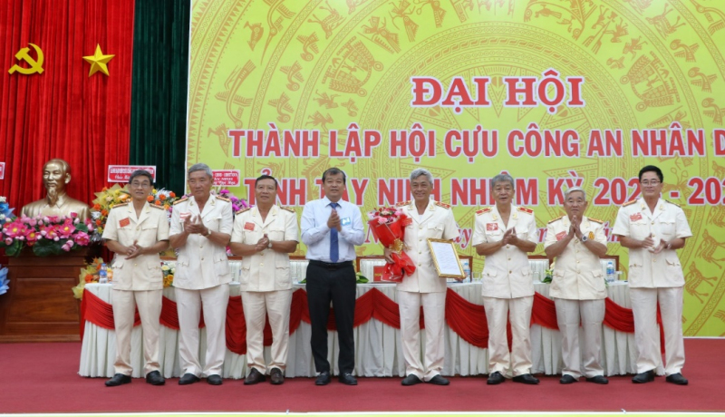 Cựu Công an nhân dân tỉnh Tây Ninh phát huy truyền thống vẻ vang anh hùng