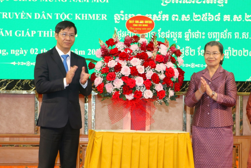 Lãnh đạo tỉnh Tây Ninh chúc Tết Chol Chnam Thmay tại tỉnh Svay Rieng, vương quốc Campuchia