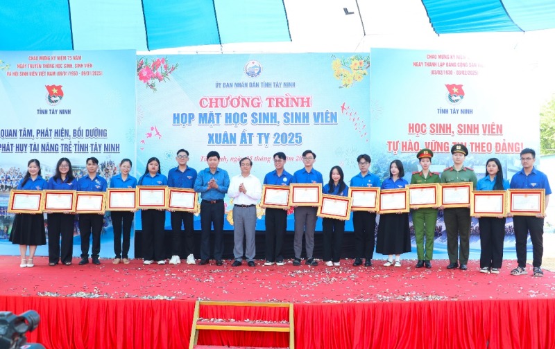 Học sinh, sinh viên Tây Ninh họp mặt, giao lưu mừng Xuân Ất Tỵ 2025