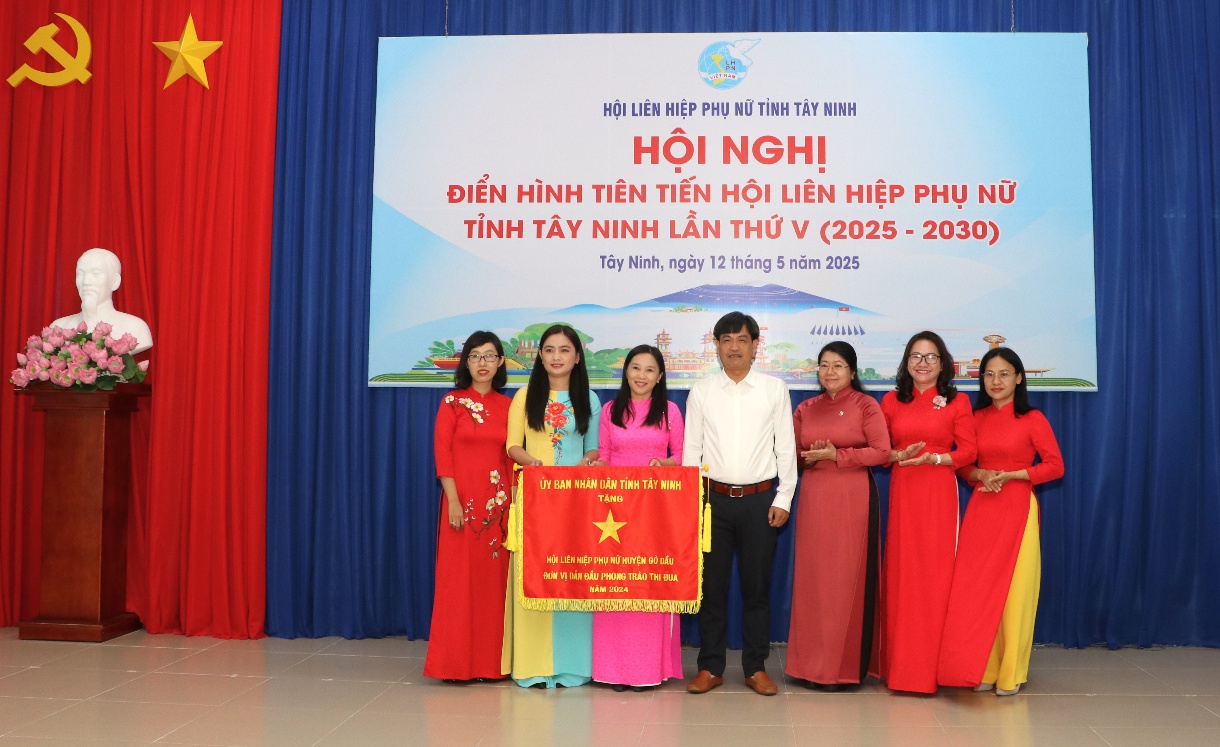 Những tấm gương điển hình phụ nữ trong phong trào thi đua yêu nước